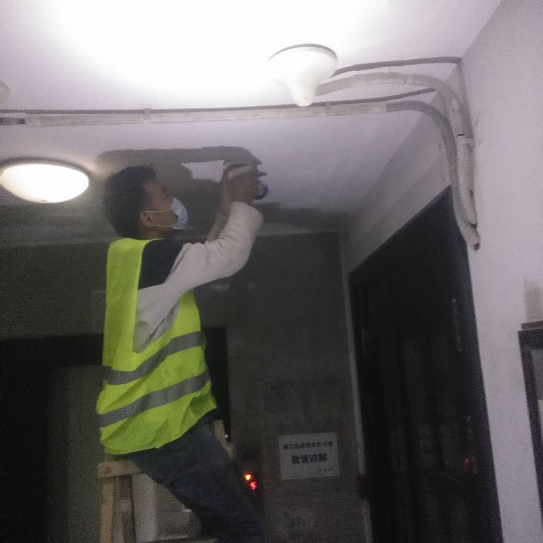 北京朝陽百子灣某餐飲店煙感如何使用，煙感移位與消防面積有關嗎？